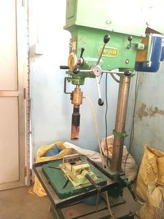 Rock core drilling press